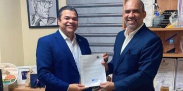 Tobías Crespo somete proyecto para crear la Superintendencia de Condominios