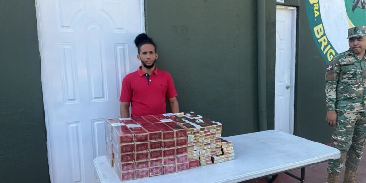 Ejército ocupa vehículo en el que ocultaban más de 16 mil cigarrillos ilícitos en Santiago Rodríguez