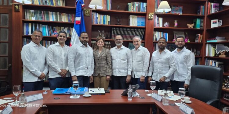 ASNEP realiza encuentro con La Vicepresidenta Raquel Peña