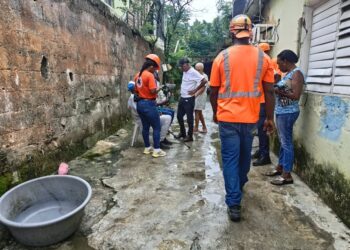 Defensa Civil en el terreno; institución coordina asistencia para personas albergadas por Tormenta Melissa