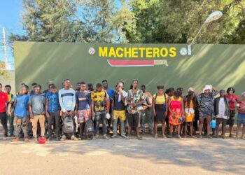 Ejército detiene 42 nacionales haitianos en condición migratoria irregular durante operativo en Mao
