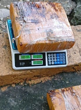 Decomisan más de 20 libras de presunta marihuana escondida en un vehículo durante operativo en Las Matas de Farfán