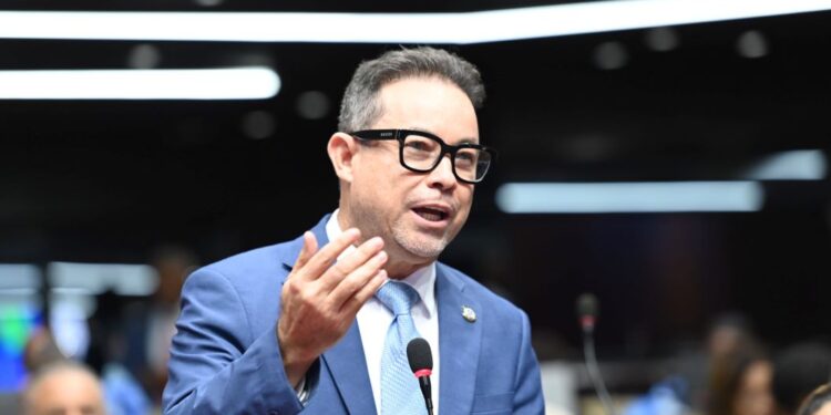 Vocero del PRM aclara propuesta de diputada Barceló sobre cesantía; asegura no refleja posición del partido