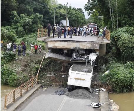 Residentes de Monte Plata exigen reconstrucción del puente colapsado sobre el Ozama