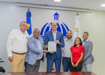 Academia Luisito Mercedes dedica torneo al director de INABIE, Adolfo Pérez