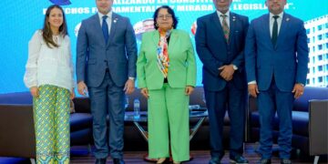 Cámara de Cuentas conmemora el Día de la Constitución con panel sobre derechos fundamentales y su valor como norma jurídica