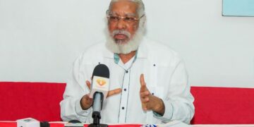 Juan Hubieres denuncia  colapso de hospital  de Bayaguana