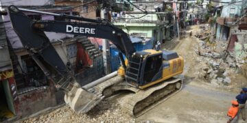 Fellito Suberví supervisa avances en trabajos cañada Guajimía que beneficiarán a 350 mil personas en SDO