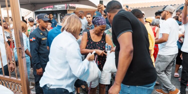 Alcaldía del DN impacta a sector Manganagua con operativo médico y social