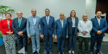 Víctor D’Aza anuncia retiro precandidatura presidencial por PRM