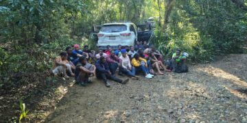 Ejército detiene 30 indocumentados haitianos en tres vehículos en Monción, Santiago Rodríguez