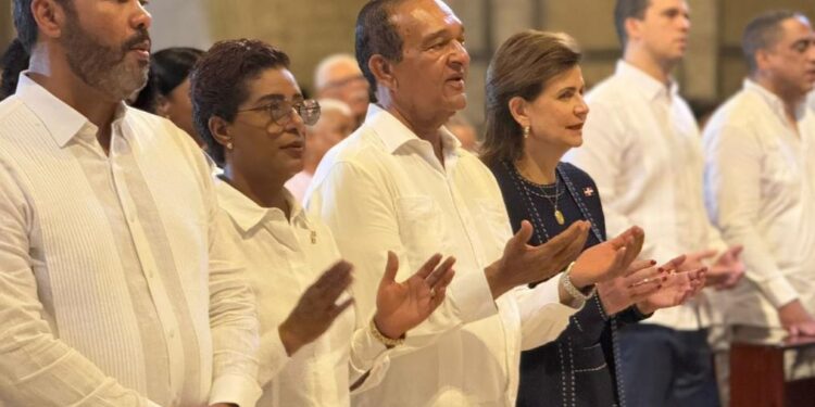 Raquel Peña encabeza misa Conatra en la Basílica de Higüey; Antonio Marte agradece a Dios y la Virgen de la Altagracia por la salud de los Dominicanos y miembros del gremio.