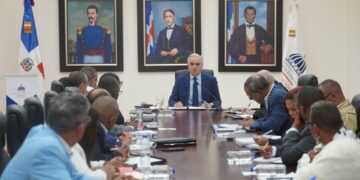 Ministro Luis Miguel De Camps socializa con directores regionales políticas de la gestión que apuntan a fortalecer la calidad educativa