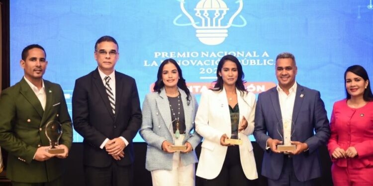 INPOSDOM es distinguido con Mención de Honor en la 5ta. Edición del Premio Nacional a la Innovación Pública 2025