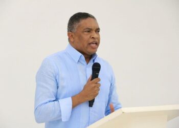 Yván Lorenzo exige al Gobierno explicar el aumento exorbitante del costo de terminación del hospital regional Ángel María Gatón