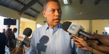 Guido Gómez diserta sobre desafíos del sistema de partidos durante segunda experiencia formativa de Voz Activa