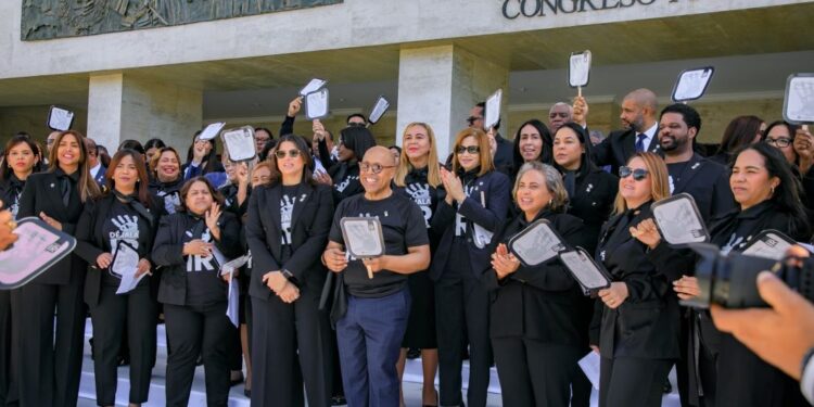 Congreso Nacional presenta avances de la Reforma Integral “Déjala Ir” en el Día Internacional de la No Violencia contra la Mujer