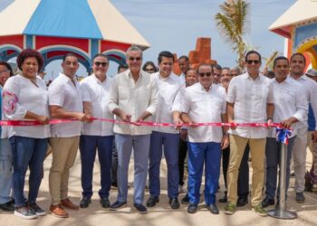 Pedernales hace historia: Cabo Rojo recibe por primera vez dos cruceros de manera simultánea