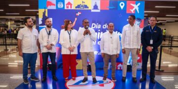 DA recibe a la diáspora dominicana a ritmo de “Volvió Juanita” en el Aeropuerto Las Américas