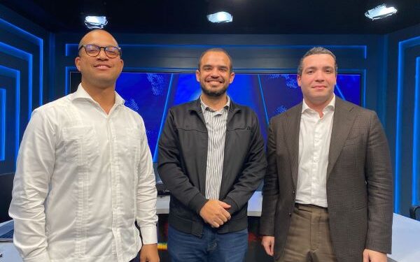 Experto aborda impacto de tecnología en salud mental