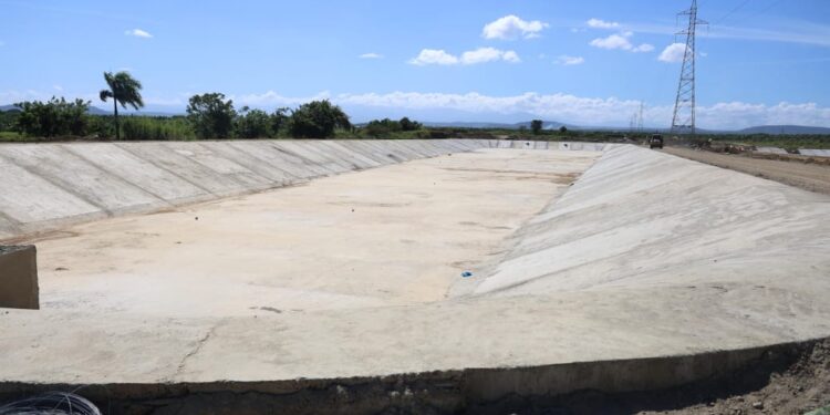 Wellington Arnaud afirma trabajos de alcantarillado sanitario en Mao avanza  en más de un 70 por ciento