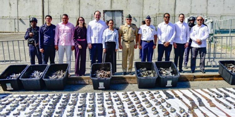 Ministerio de Interior y Policía y Metaldom convierten 3,945 armas de fuego en chatarra ferrosa para fortalecer la seguridad nacional