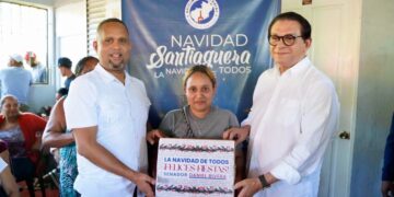 Daniel Rivera lleva el espíritu navideño a municipios con el inicio de Navidad Santiaguera 2025