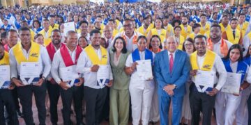 Primera dama Raquel Arbaje encabeza graduación de 1,177 nuevos técnicos del INFOTEP en la Región Este