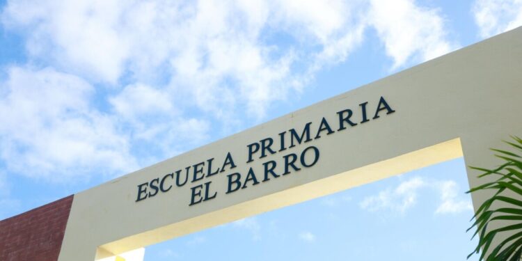 Ministerio de Educación entrega centro educativo en el Factor Nagua que impactará a más de 280 estudiantes en niveles básico y secundario