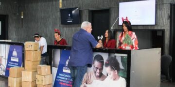 Nuevo reglamento del INPOSDOM fortalece la exportación de carga mediante contratación de líneas aéreas