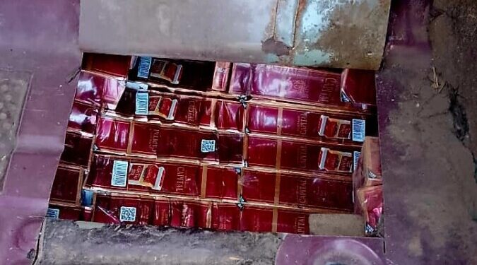 Ejército ocupa contrabando de más de 68 mil cigarrillos ocultos en caleta de una camioneta en Montecristi