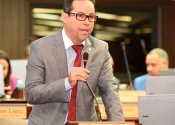 Amado Díaz dice en gobiernos PLD abundaron denuncias de corrupción, pero se taparon