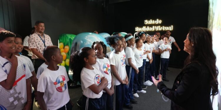 Estudiantes aprenden historia y cultura fuera del aula con programa del INABIE