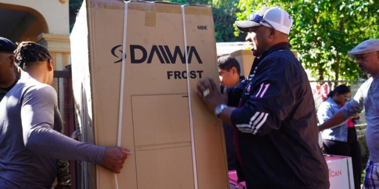 Gobierno dispone a través de DASAC asistencia inmediata a familias afectadas por explosión de tubería en Santiago