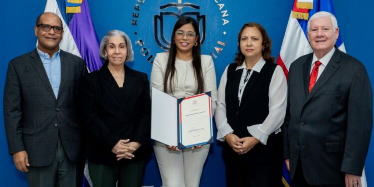 Entregan premios nacionales XIX versión Concurso de Ensayos sobre Ética Judicial 