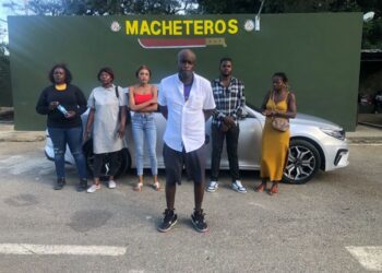 Detienen conductor que transportaba haitianos indocumentados en un vehículo en Mao, Valverde