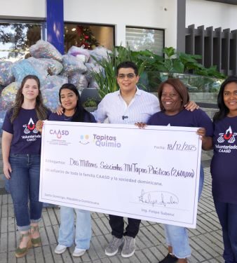 CAASD recolecta 2.6 millones de tapitas para apoyar tratamientos de quimioterapia infantil