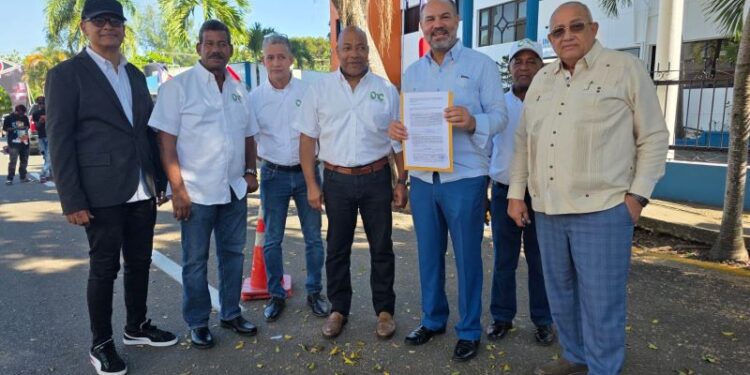 Transportistas del Corredor Nuñez de Cáceres emplazan al director del Intrant por no cumplir acuerdos