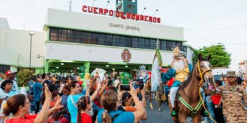 Cuerpo de Bomberos del DN realizará desfile del Día de Reyes Magos el lunes 05 de enero