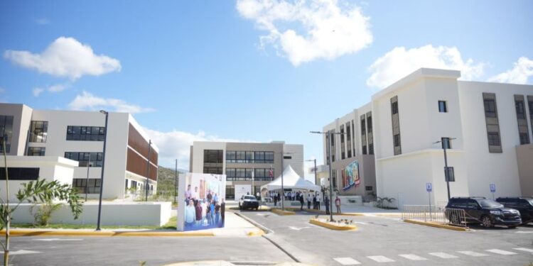 Gobierno y UASD inauguran Centro Universitario Regional en Neiba