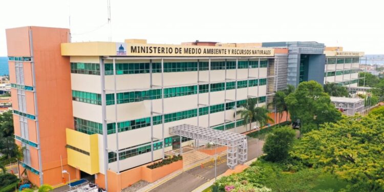 Ministerio de Medio Ambiente resalta permisos otorgados para desarrollo de proyectos