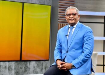 Periodista exige al Pleno de Diputados definirse sobre las candidaturas independientes