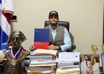 Presidencia autoriza a La Otra Banda y Veron gestionar y autorizar el uso de suelo mediante resolución oficial