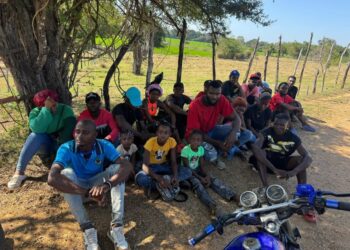 Ejército intercepta grupo de 20 haitianos indocumentados localizados con drones en zona rural de Dajabón