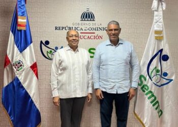 Cónsul dominicano en New York visita instalaciones de ARS SEMMA