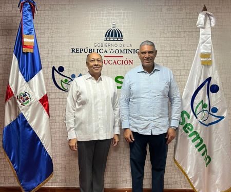 Cónsul dominicano en New York visita instalaciones de ARS SEMMA