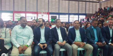 Héctor Ramírez se juramenta en la Fuerza del Pueblo durante acto multitudinario en Santiago