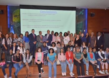 UASD pone en debate la vigencia del ceremonial y el protocolo en la era digital