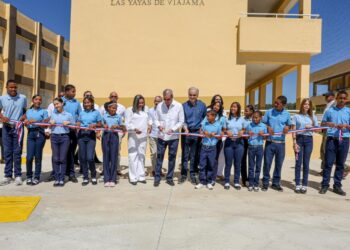 Gobierno inaugura dos liceos y una escuela en beneficio de más de 2 mil estudiantes de Azua