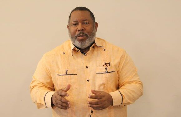 Pequeños comerciantes advierten: “Si el Gobierno sigue favoreciendo a las grandes cadenas de supermercados, vamos a desaparecer”